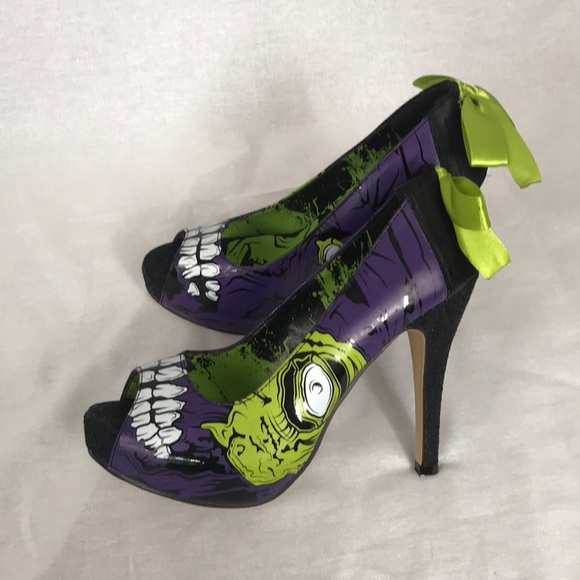 Iron Fist Zombie Stompers 🧟♀️ - Picture 5 of 8